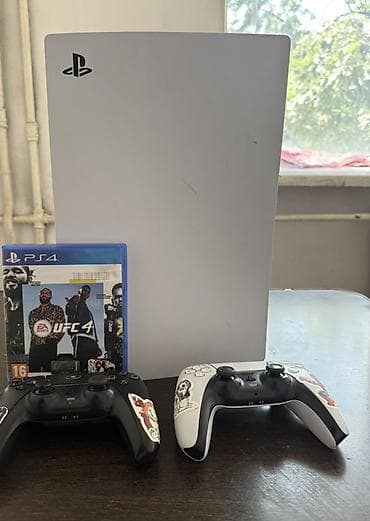 Видеоигры и приставки: PlayStation 5 (версия с дисководом) + 2 геймпада DualSense + игра UFC — 3