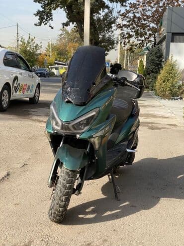 сколько стоит спортивные мотоциклы: Макси-скутер 150 куб. см, Бензин, Б/у — 5