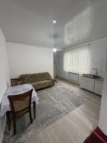 сдаю общежитие: Сдается комната в большом доме по улице Осмонкула (в районе Восточного — 8