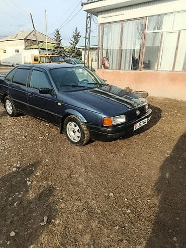 авто рынык: Volkswagen Passat: 1990 г., 1.8 л, Механика, Бензин, Седан — 5