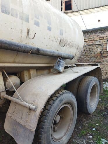 Ламинат: Автоцистерна на базе тягача КАМАЗ - Марка/модель шасси: КАМАЗ — 1