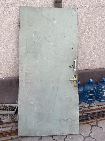 third edition solution: Межкомнатная дверь, Б/у, Глухие, Одностворчатая, Деревянная, Распашная, Хайтек, цвет - Зеленый — 1