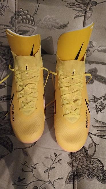 Легкие футбольные бутсы с шипами Nike Zoom (модель линейки Mercurial at lalafo.kg Легкие футбольные бутсы с шипами Nike Zoom (модель линейки Mercurial