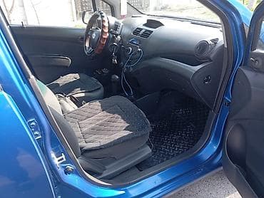 Продажа авто: Chevrolet Spark: 2011 г., 0.1 л, Автомат, Бензин, Хэтчбэк — 5