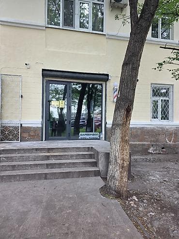 сдаю помещения дордой: Сдаётся коммерческое помещение на первом этаже с отдельным входом по — 10