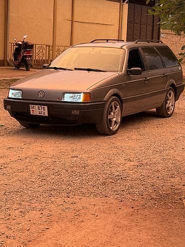 Volkswagen Passat Variant: 1989 г., 1.8 л, Механика, Бензин, Универсал