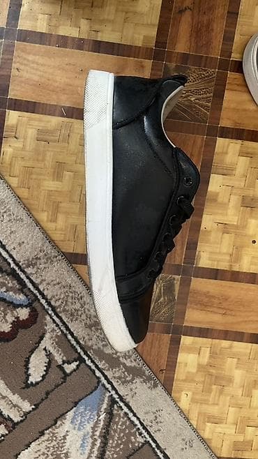 кроксы бу: Продается классическая обувь,лабутен Носил 2 раза почти новый размер — 3