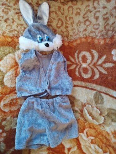 прокат военных костюмов для детей: Сдаю на прокат костюм зайчика,подойдёт от 2 до 7 лет,цена проката 300 — 1
