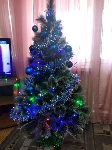 новогодний: Продам ёлку новогоднюю. Наряжали один раз. Красивая, пушистая, со — 4