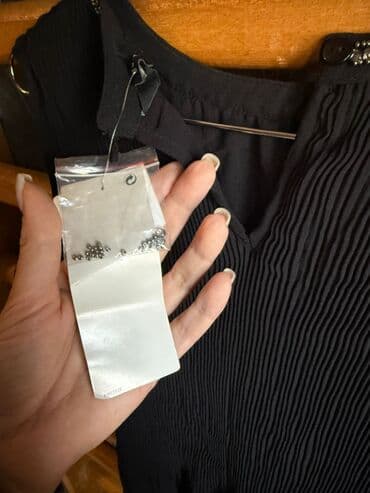 samsung 22: Продам блузку .Новая.Брендовая.Цвет чёрный.размер 46-48-50 — 1