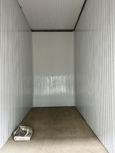 продаю дом в киргизии 1: Жаны Келечек базарда место сатылат! 15кв м. Центральный проход 5 ряд — 3