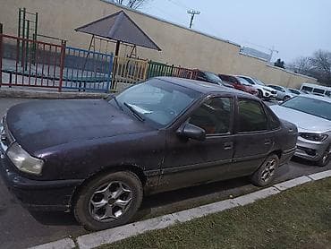 иж 16: Opel Vectra: 1993 г., Седан — 4