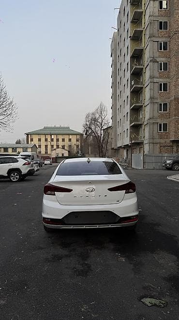 салон на гольф 4: Hyundai Avante: 2019 г., 1.6 л, Типтроник, Бензин, Седан — 5