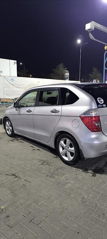 экспортный вариант: Honda Edix: 2005 г., 2 л, Автомат, Газ, Минивэн — 6
