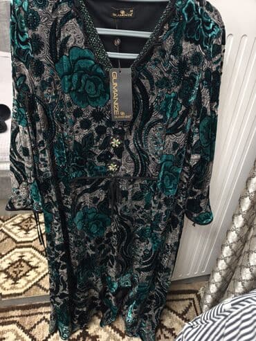 фасоны ночных сорочек: Новое бархатное изумрудное платье Gumanize, размер 56. - Длина макси — 1