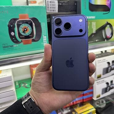 IPhone 17 Pro, Б/у, 256 ГБ, Синий, Чехол, Коробка, Кабель, 100 %