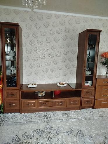 светская стенка: Стенка-шкаф, Тип стенки-шкафа: Модульная, Для зала, Особенности: С отделением под телевизор — 3