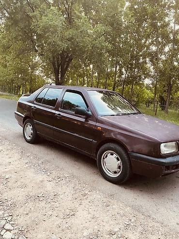 Продажа авто: Volkswagen Vento: 1992 г., 1.8 л, Механика, Газ, Седан — 2