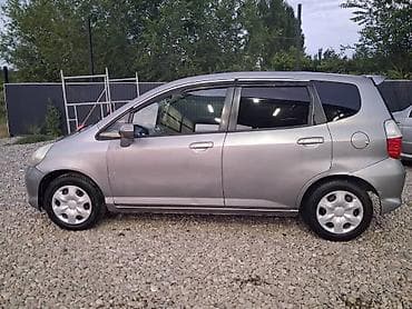 Honda Fit: 2004 г., 1.3 л, Вариатор, Бензин, Хетчбек — 3
