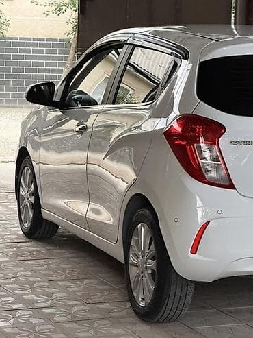 chevrolet cruze 2018: Chevrolet Spark: 2017 г., 1 л, Автомат, Бензин, Хэтчбэк — 1