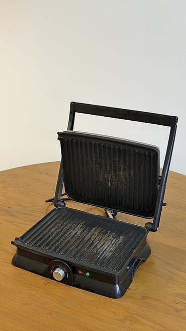 гриль пресс: Продаю электрический гриль-пресс Maxwell Мощность 2000W. Работает — 3