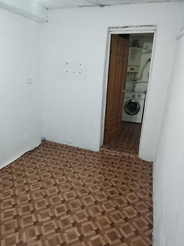 бир комната: Сдаю квартиру в частном доме район Кудайберген Кайназарова Власова пол — 4
