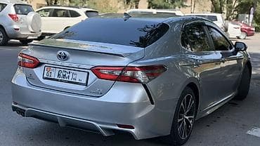 byd leopard: Toyota Camry: 2018 г., 2.5 л, Вариатор, Гибрид, Седан — 2