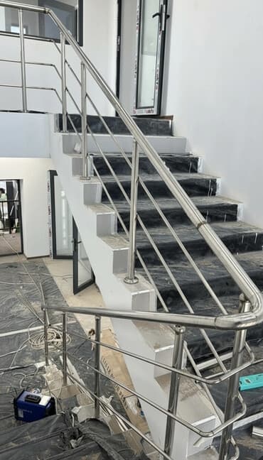 нержавейка перила: Готовые перила, Материал: Нержавеющая сталь, Для лестницы — 1