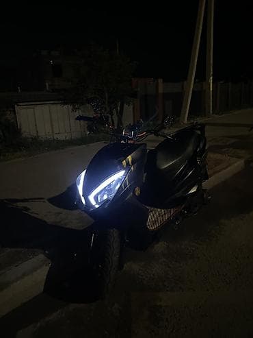 suzuki shift: Скутер/мопед 50–165см³ (визуально спортивный дизайн) Описание: - — 1