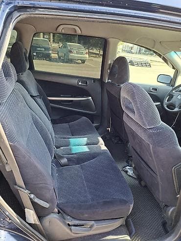 bmv e34: Honda Stream: 2001 г., 2 л, Механика, Газ, Минивэн — 8