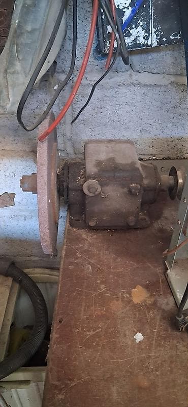 токарный цех: Точилка с электродвигателем 5000 с . Кпп нива 5 ступ- 3000. Рулевая — 2