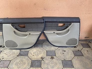 Дверная карта Subaru 2000 г., Б/у, Оригинал at lalafo.kg Дверная карта Subaru 2000 г., Б/у, Оригинал