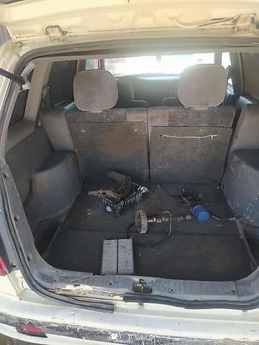 Продажа авто: Daihatsu Pyzar: 2000 г., 1.6 л, Механика, Бензин, Универсал — 7