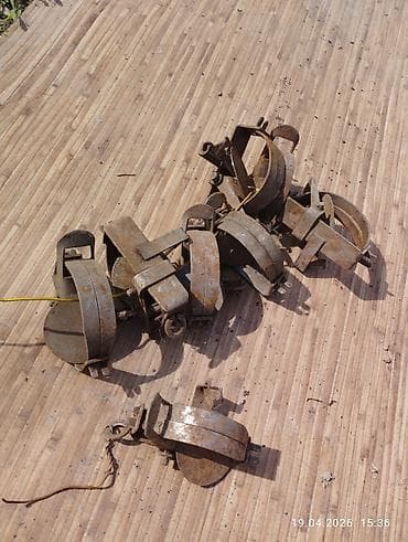 ат минуу: Капканы охотничьи СССР – 8 штук Продаю комплект капканов: — — 3