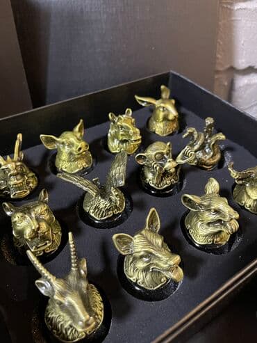 из серебра: • Набор рюмок в подарочной коробке: • 12 стопок-перевертышей (знаки — 2