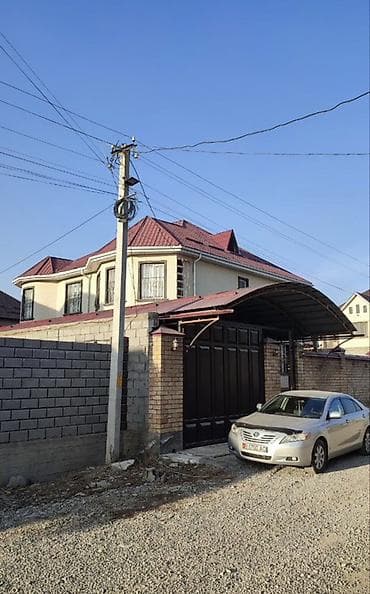 Продается двухэтажный большой дом с просторной территорией. Адрес