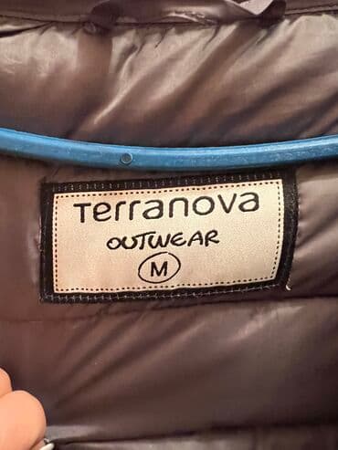 купить качественную мужскую зимнюю куртку: Легкая теплая классная курточка 
Состояние идеальное 
Качественная — 4