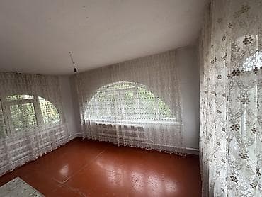 цокольная квартира: 370 м², 9 комнат — 10