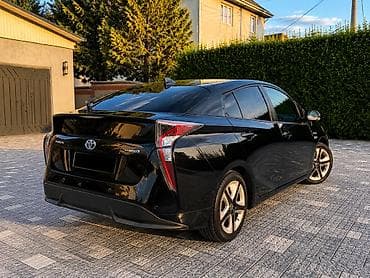Продажа авто: Toyota Prius: 2016 г., 1.8 л, Гибрид — 4