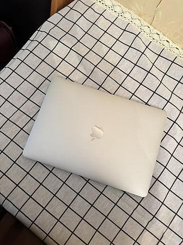 Ноутбуки и аксессуары: Apple MacBook Pro 13" Ключевые характеристики: - Диагональ экрана: 13 — 1