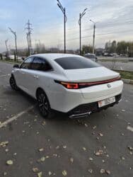 продаю кадиллак: Changan Eado: 2025 г., 1.5 л, Робот, Бензин, Седан — 4