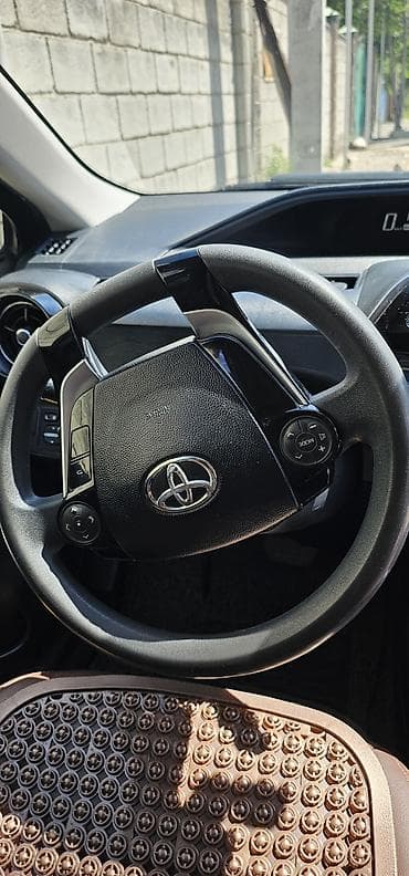 домик машина: Toyota Prius: 2018 г., 1.5 л, Автомат, Гибрид, Хэтчбэк — 5
