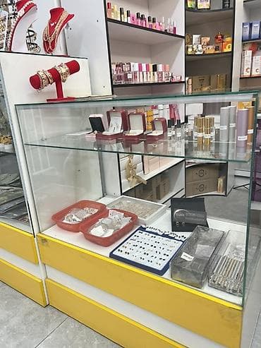 ящик оптом: Продаю витрина Набор витринных стеклянных прилавков для магазина — 2