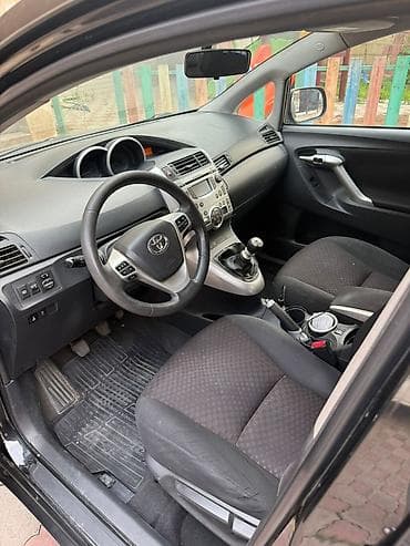 продаю тайота карола версо: Toyota Verso: 2012 г., 2 л, Механика, Дизель, Минивэн — 4