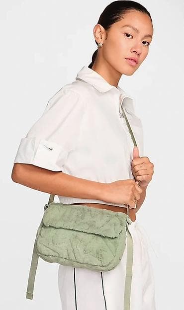 Классические сумки: Сумка через плечо из мягкого искусственного меха, цвет – фисташковый — 1