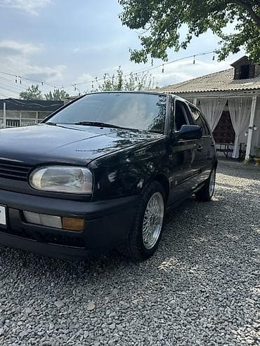 левое крыло ист: Volkswagen Golf: 1993 г., 1.6 л, Механика, Бензин, Хэтчбэк — 2