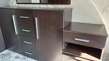 plastik stol stul: Спальный гарнитур в современном стиле, цвет венге с металлической — 8