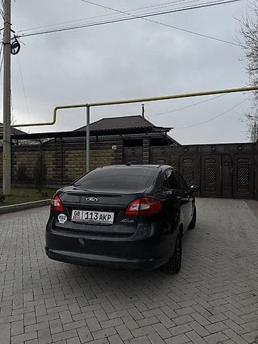 golf v: Ford Fiesta: 2011 г., 1.5 л, Вариатор, Бензин, Седан — 4