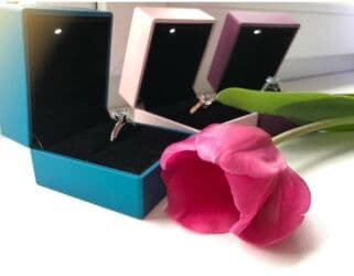 чехол для xs: Продаю Новые ! Футляр для кольца ! Внутри есть подсветка ! Цвета есть — 4