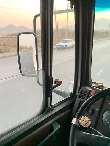 гур 124: Mercedes-Benz : 1990 г., Кол менен иштөөчү, Бензин, Van — 8